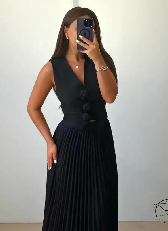 Langry fashion black pleated dress in summer sleeveless two-piece set
