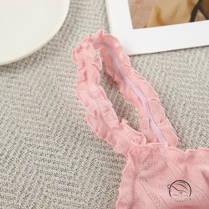 Pink ruffled lace bra strap in breathable long fashion knit pajamas