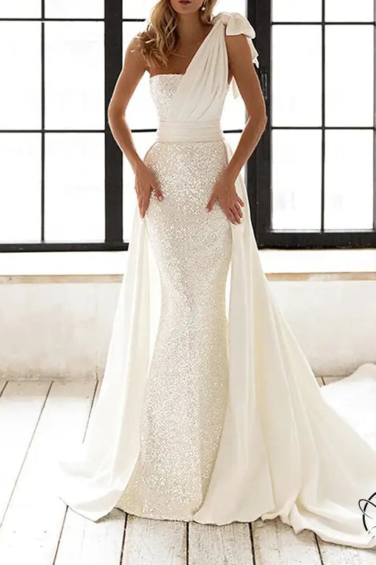 One-shoulder beaded slim fit dress wedding gown with train