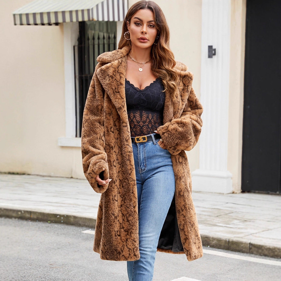 Modern retro thickened faux fur plush coat in tan textured fashion