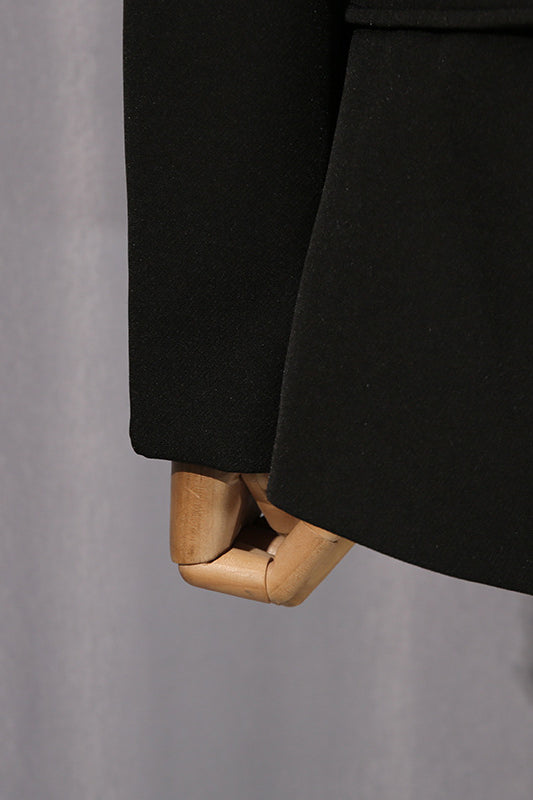 Elegant langry black wool fashion blazer with gold buttons