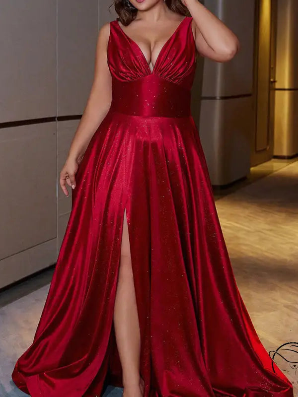Elegant slim fit party dress in red sparkly high-slit evening gown