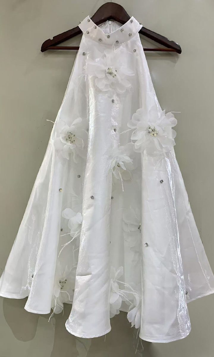 Elegant white halter dress with floral embellishments for women’s fashion ملابس