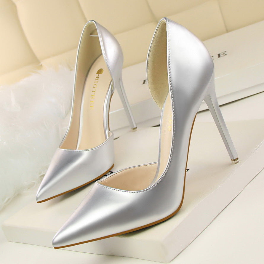 Silver metallic pointed-toe stiletto heels in Langry Patent Leather Low Cut High Heels collectie