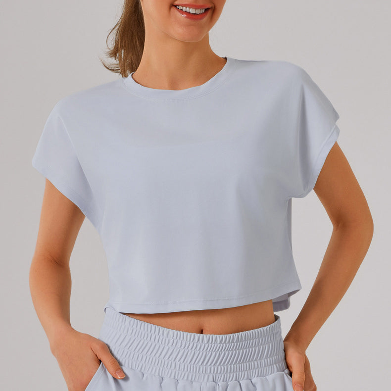 White cropped t-shirt with short sleeves in Langry Loose Sports Yoga Fitness Set