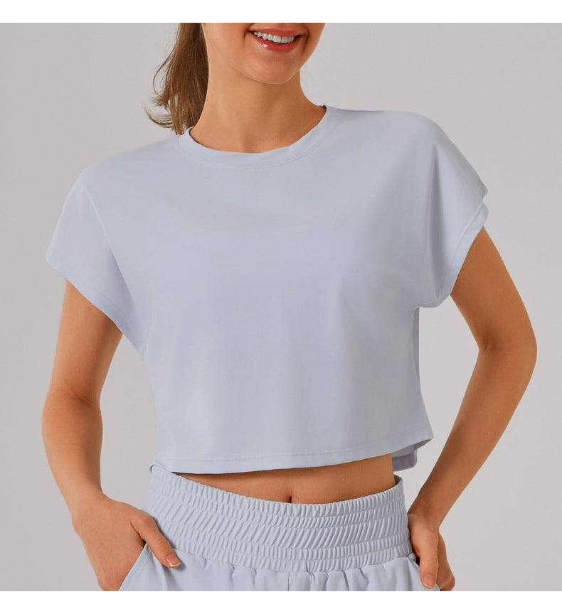 White cropped t-shirt with short sleeves in Langry Loose Sports Yoga Fitness Set
