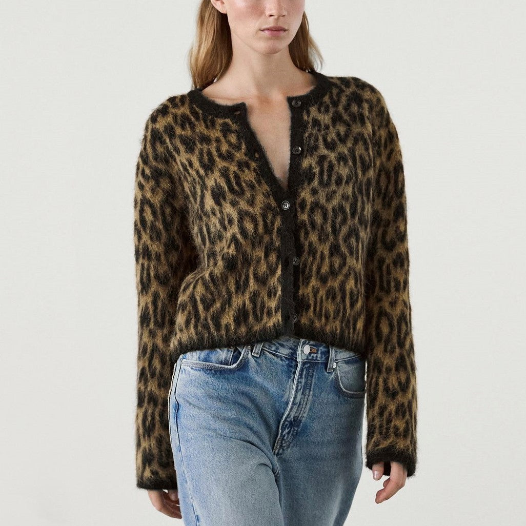 Casual Leopard Print Knitted Sweater with regular sleeves for stylish fashion layering