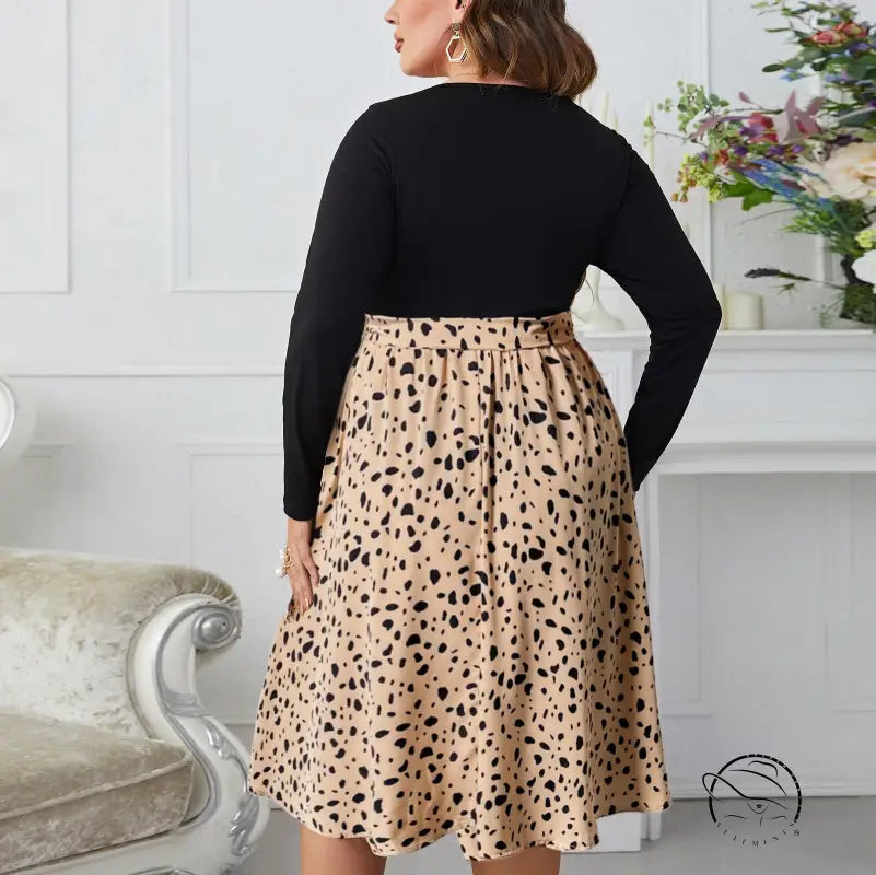 Polka dot printing loose dress: black top with beige spotted midi skirt
