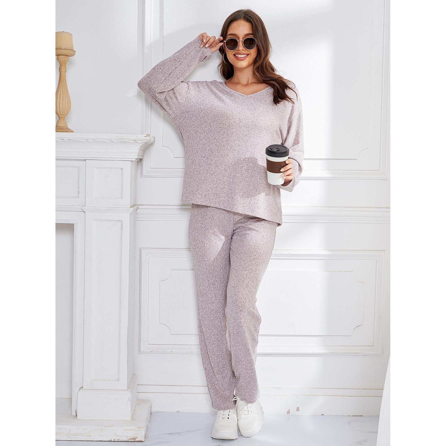 Women’s lilac long-sleeved loungewear set with V-neck top and matching pants for winter outerwear loose sports casual style