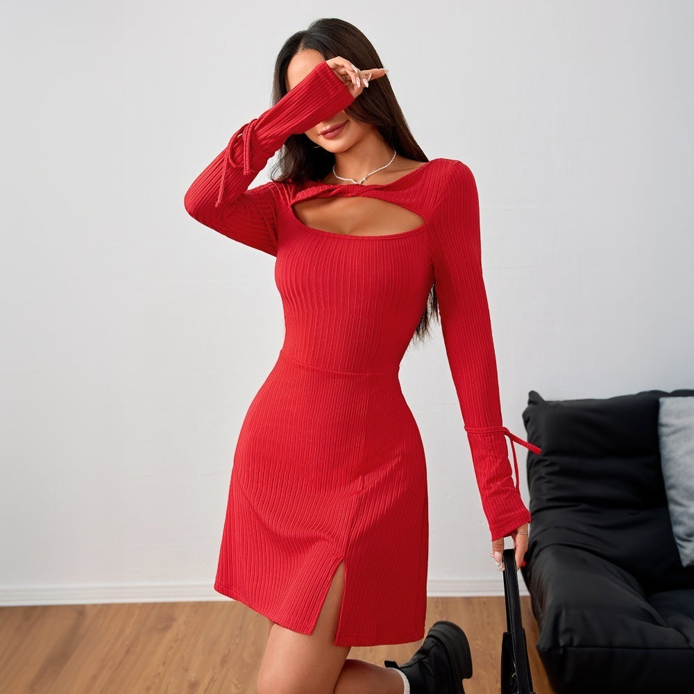 Red ribbed bodycon dress with long sleeves and cutout detail for fashionable ملابس