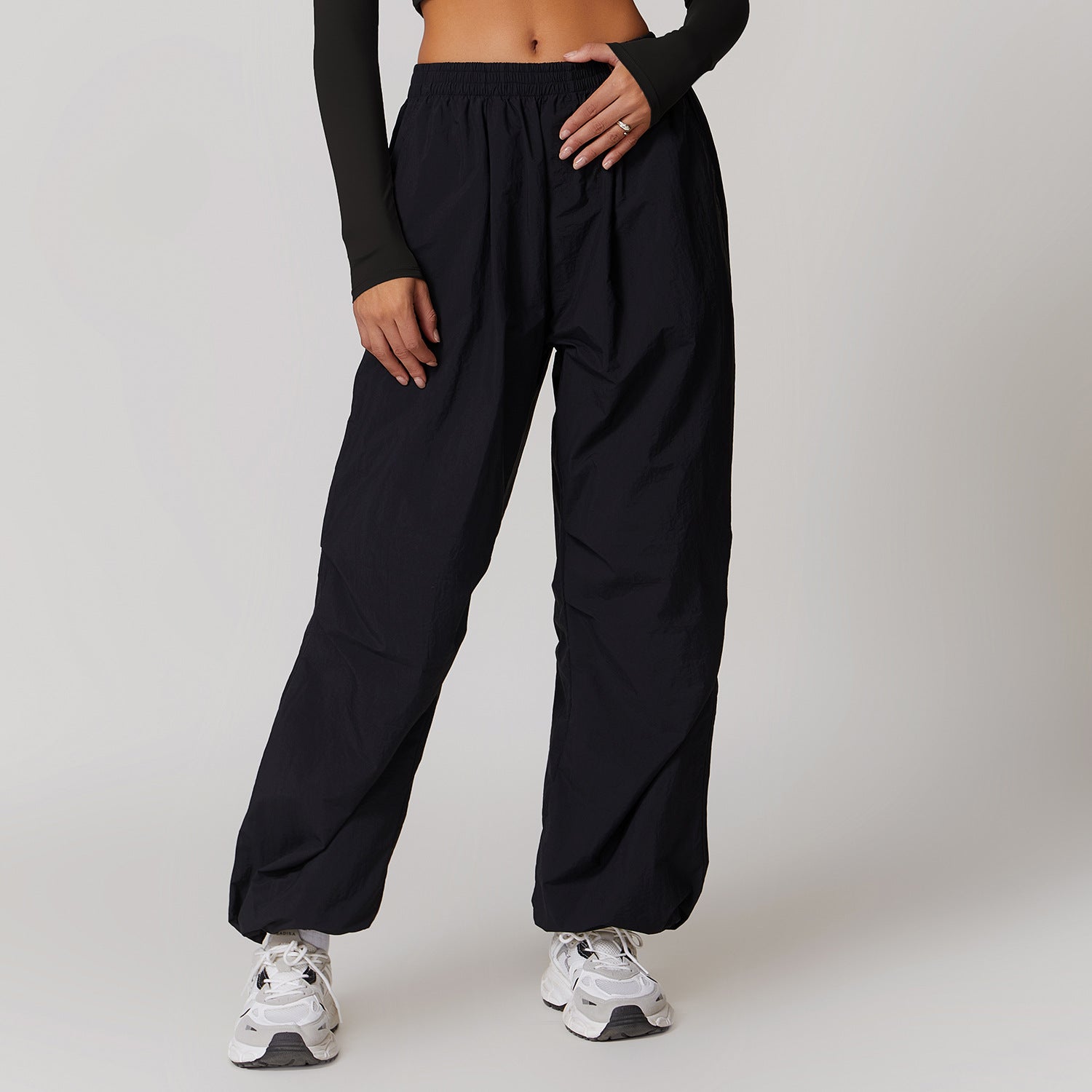 Black loose-fitting Casual Sports Pants for fitness with multiple pockets in modern fashion