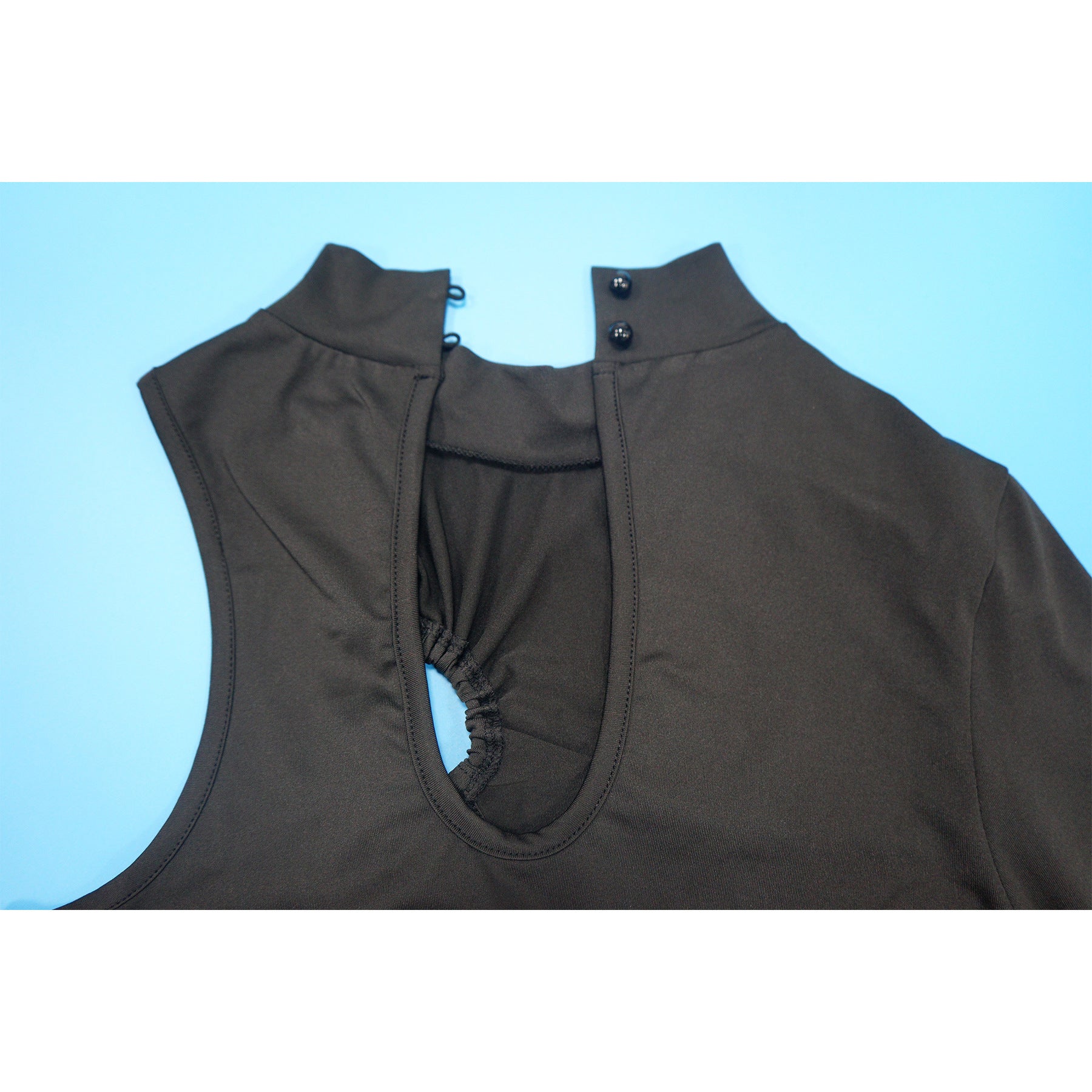 Elegant brown high-neck top with front cutout for fashionable Langry ملابس ensemble