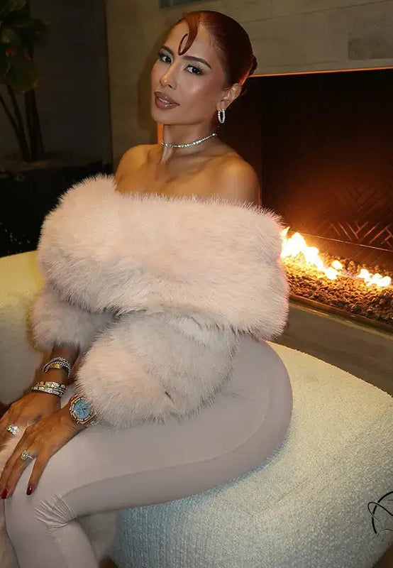 Langry fashion plush faux fur stole on winter high-waist slim jumpsuit