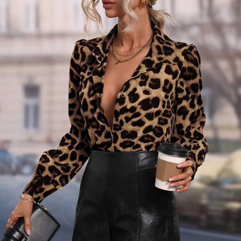 Casual leopard print long-sleeved langry fashion top with black leather skirt and hat