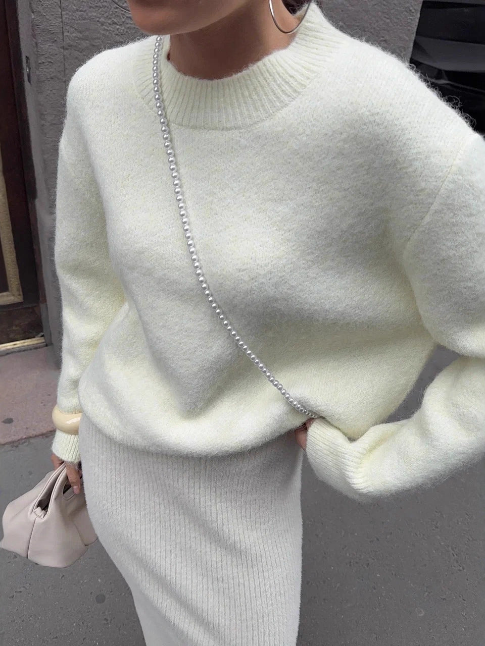Winter loose long wool alpaca round neck sweater with pearl chain strap