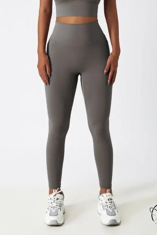 High-waisted grey yoga pants with white sneakers, breathable Langry fashion