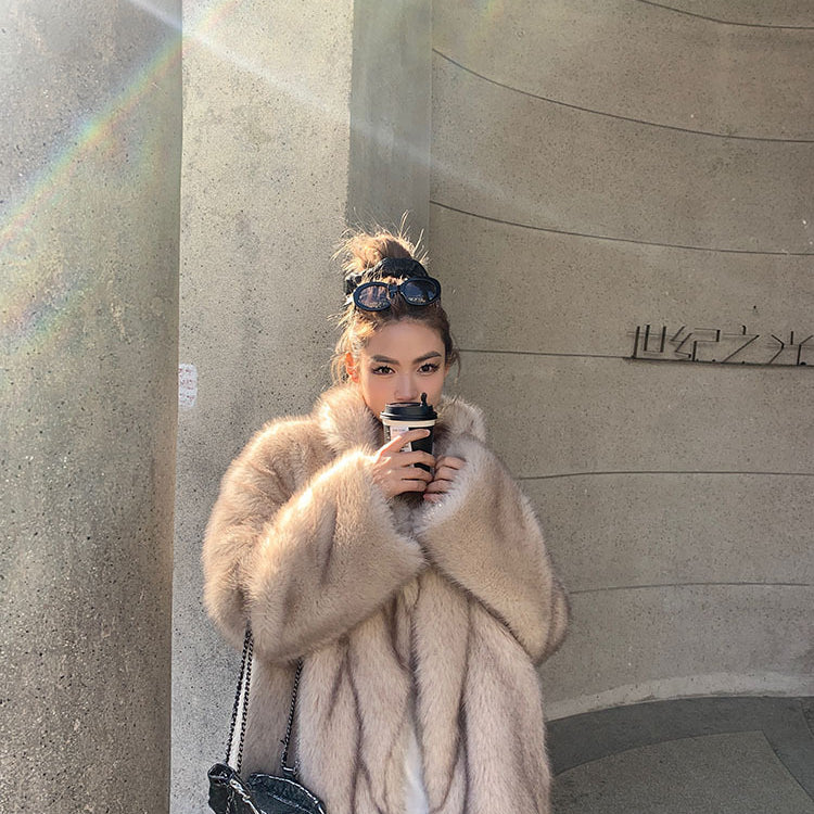 Luxurious cream-colored faux fur Langry fashion jacket