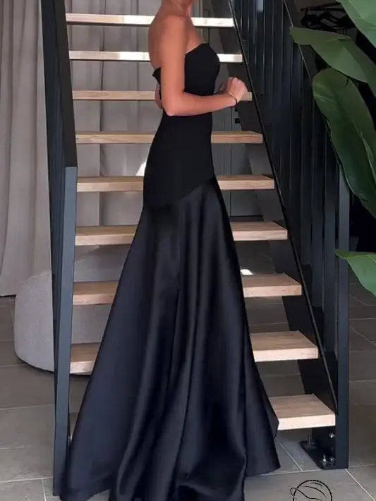 Elegant black strapless satin dress in Langry fashion