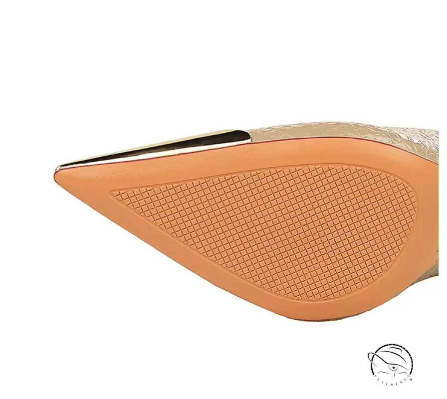 Textured sole of Langry leather low cut metal pointed high heel in fashion ملابس