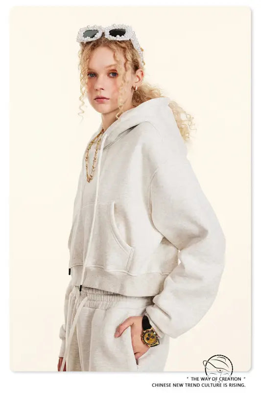White langry fashion hooded pullover sweatshirt and pants set