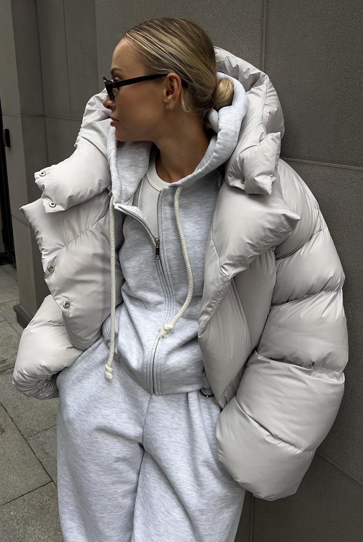 Oversized light gray puffer jacket from Langry, perfect for stylish winter fashion