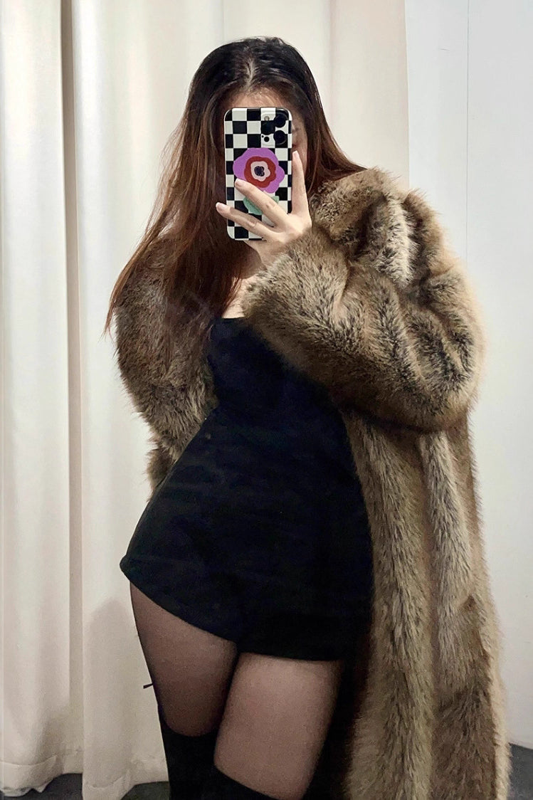 Elegant Cozy Fox Faux Fur Coat with Long Plush Tan Texture
