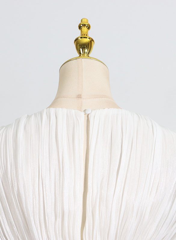 Langry fashion white pleated ruffled short dress with gold zipper and headpiece