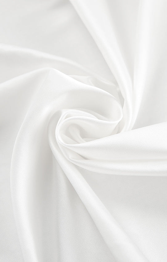 Elegant white satin fabric in loose casual comfortable Langry homewear fashion
