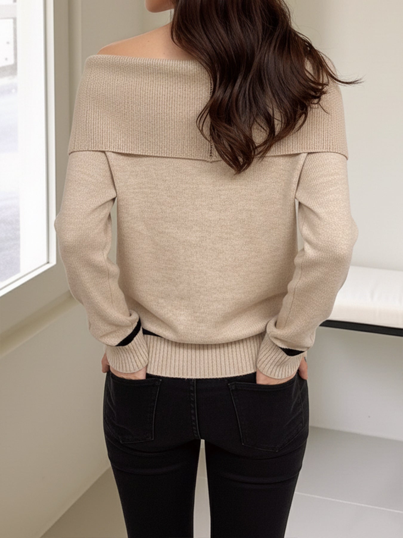 Elegant beige off-shoulder langry fashion sweater with rhombus plaid jacquard and pockets