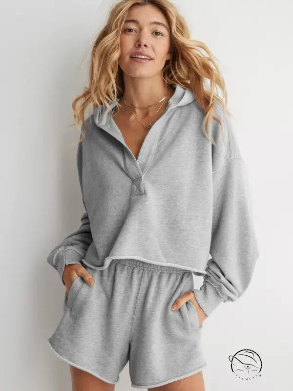 Cozy grey langry fashion sweatsuit with half-zip hooded pullover and shorts