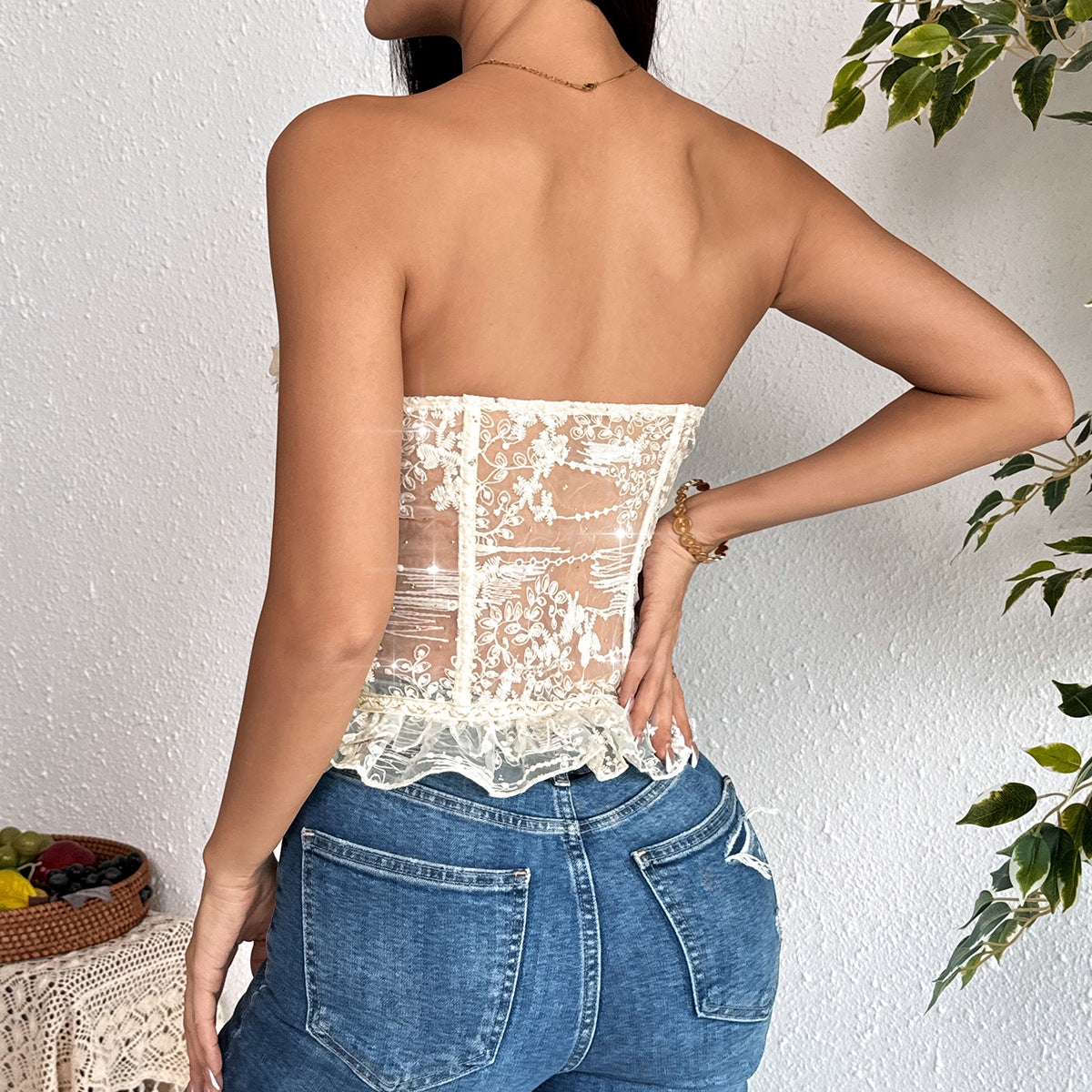 White lace strapless corset with graceful embroidery floral rope boning