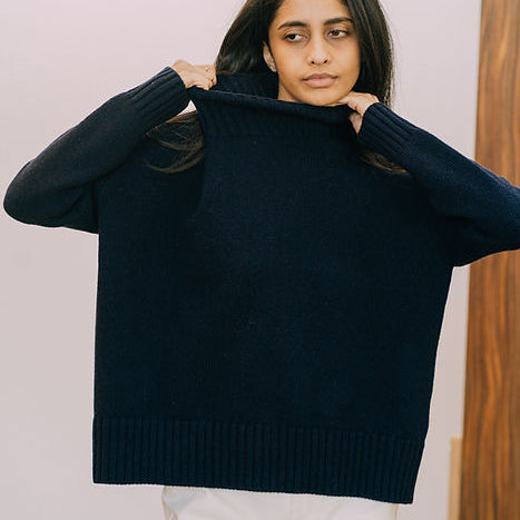 Navy blue oversized langry fashion sweater with chest logo