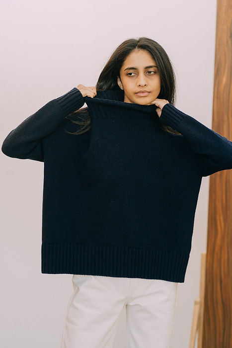 Navy blue oversized langry fashion sweater with chest logo