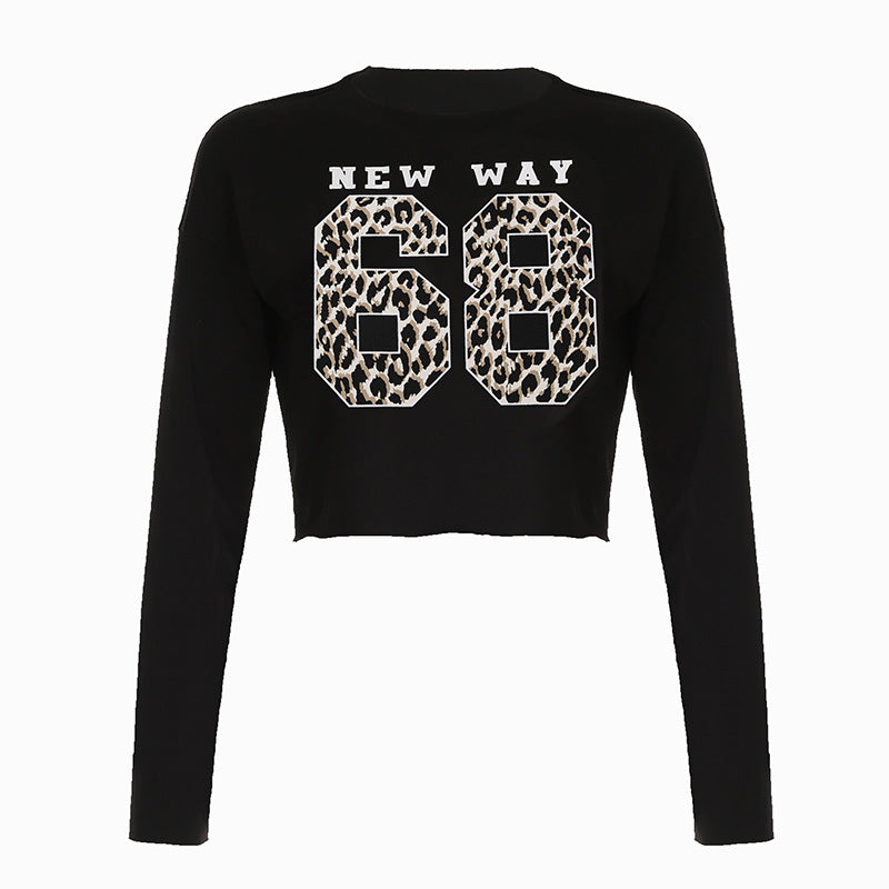 Black long-sleeved crop top with leopard print numbers in stylish langry fashion ملابس