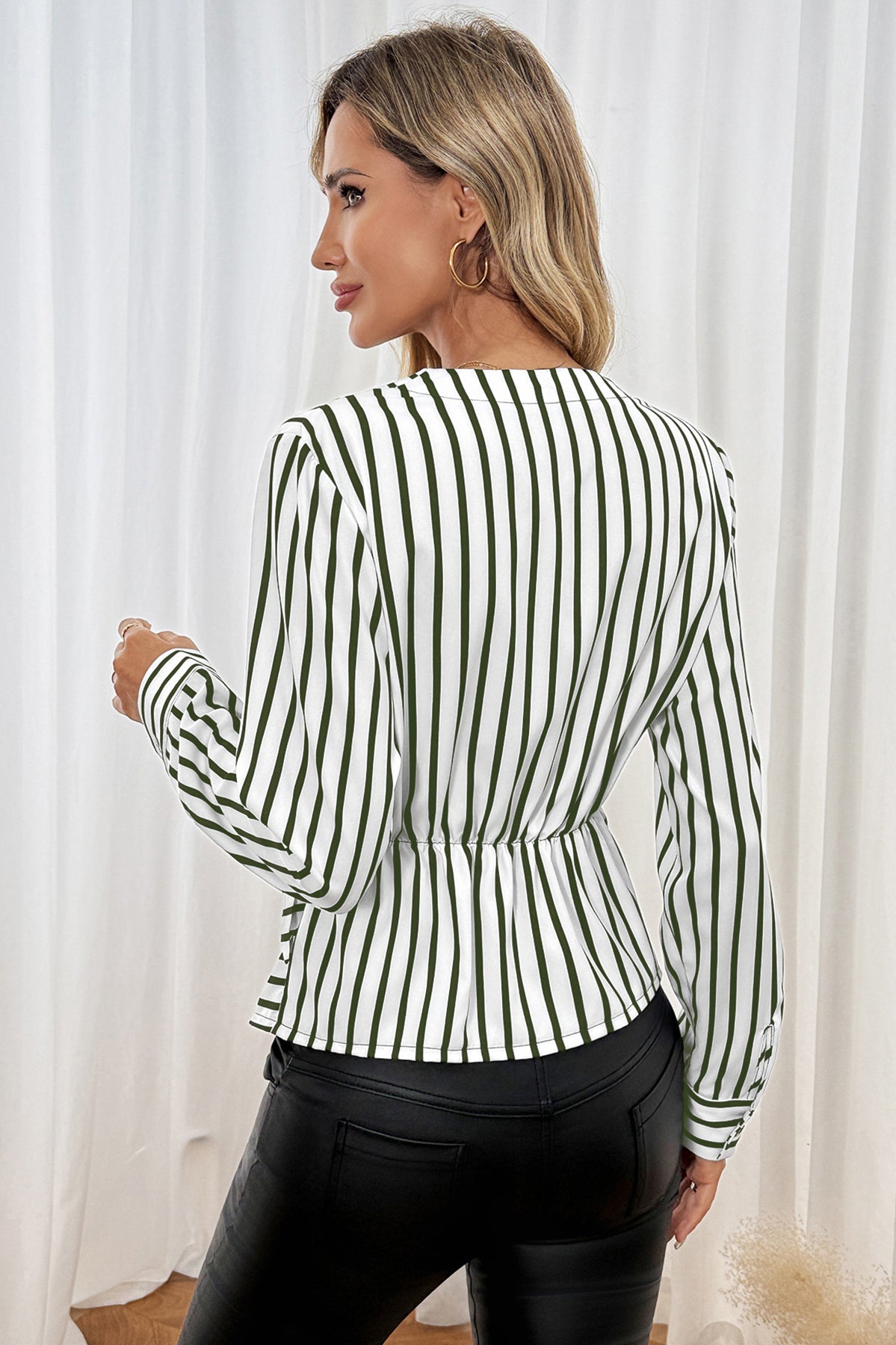 Casual Office Shirt: Striped Langry Fashion Blouse with Fitted Waist