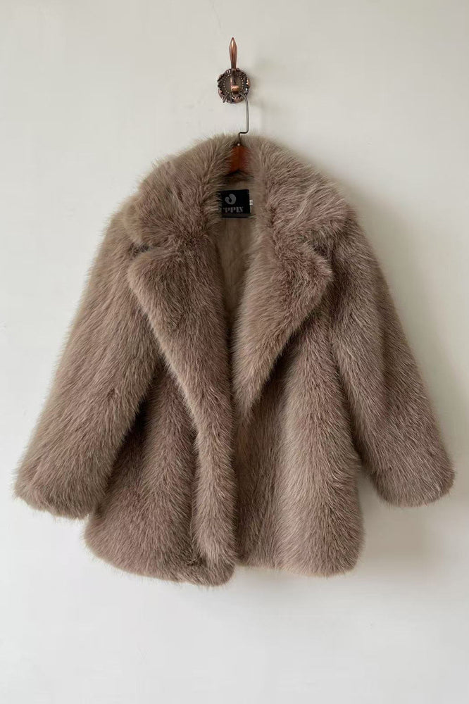 Beige faux fur coat with classic collar and long sleeves