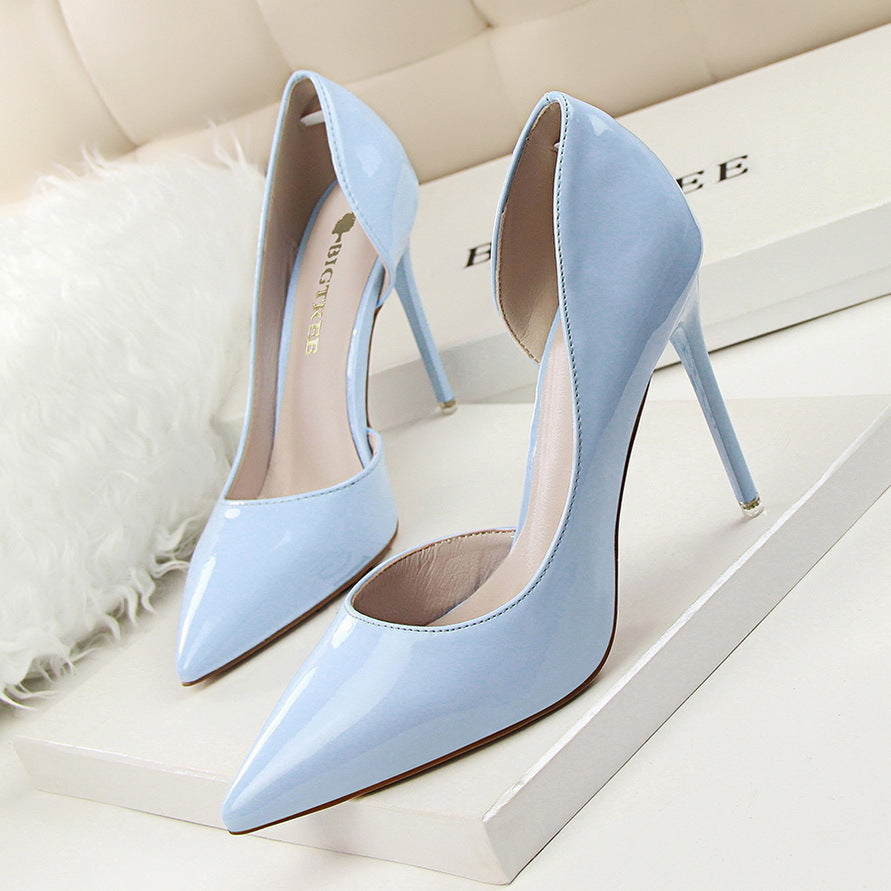 Light blue pointed-toe stiletto heels from Langry’s fashionable Patent Leather collection