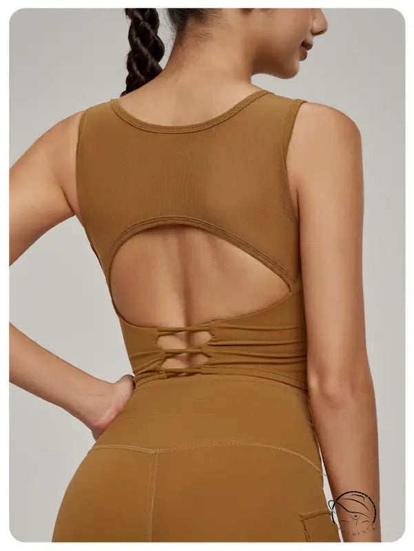 Beauty Back Mesh Workout Top in brown with back cutout