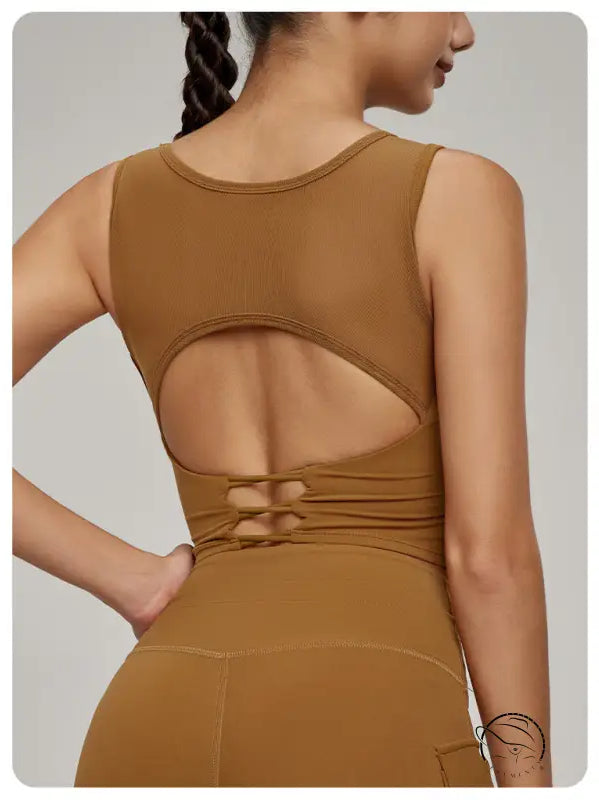 Beauty Back Mesh Workout Top in brown with back cutout
