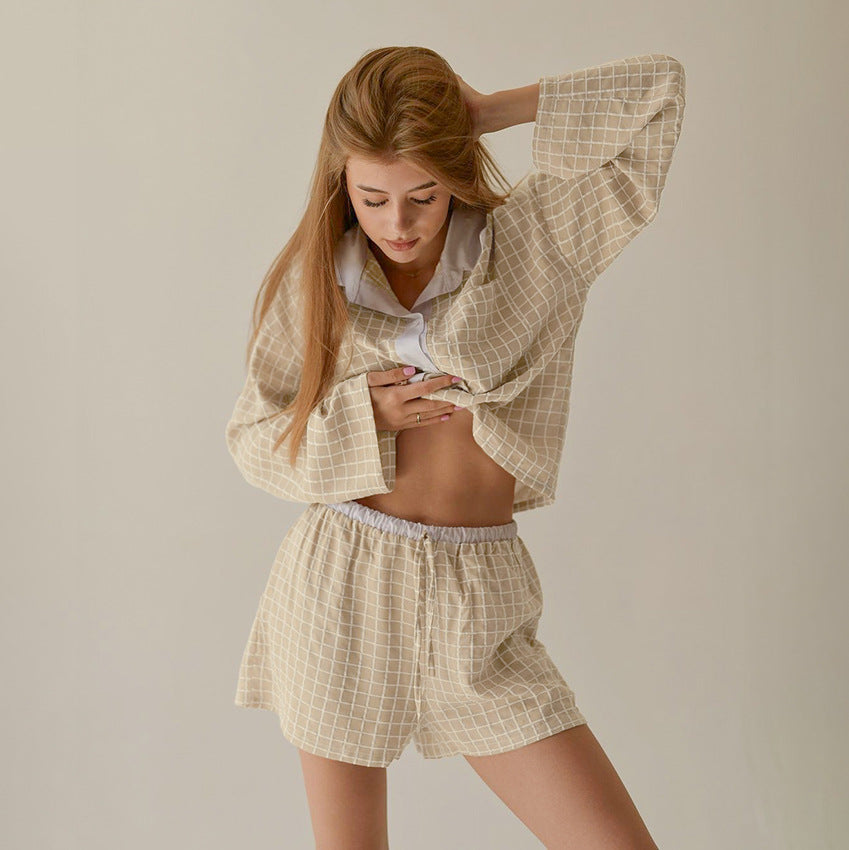 Casual cardigan shorts homewear set with plaid long-sleeved top and shorts for comfortable lounging
