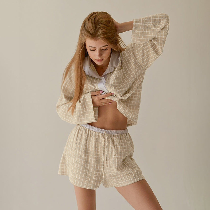 Casual cardigan shorts homewear set with plaid long-sleeved top and shorts for comfortable lounging