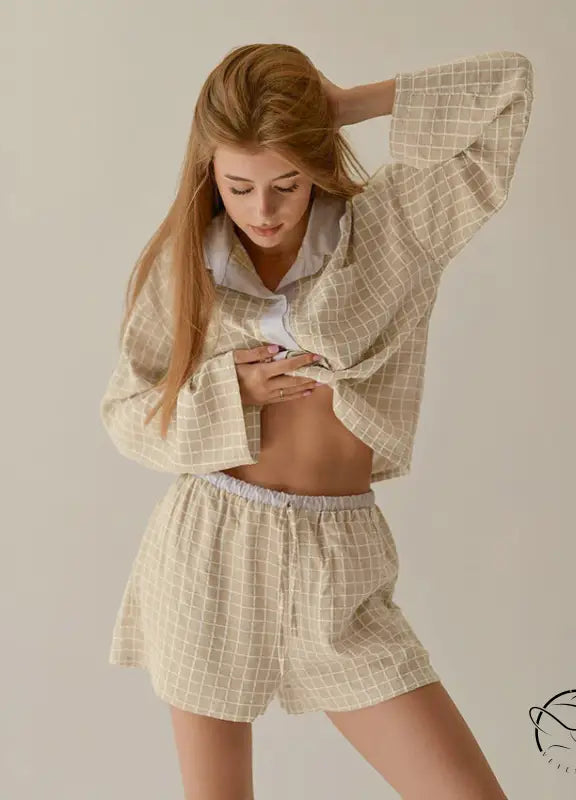 Casual cardigan shorts homewear: plaid two-piece set with long-sleeved top and shorts