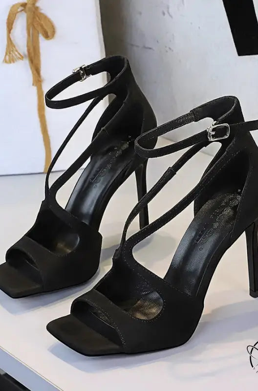 Black satin high-heeled langry fashion sandals with leopard print straps