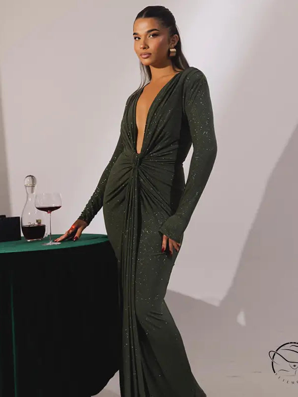 Elegant long-sleeved deep-V slit slim fitting dress