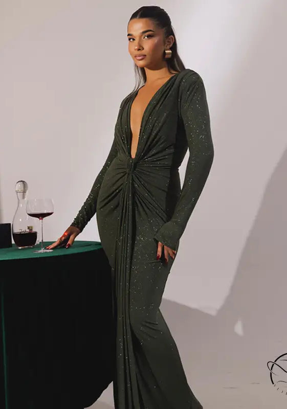 Elegant long-sleeved deep-V slit slim fitting dress