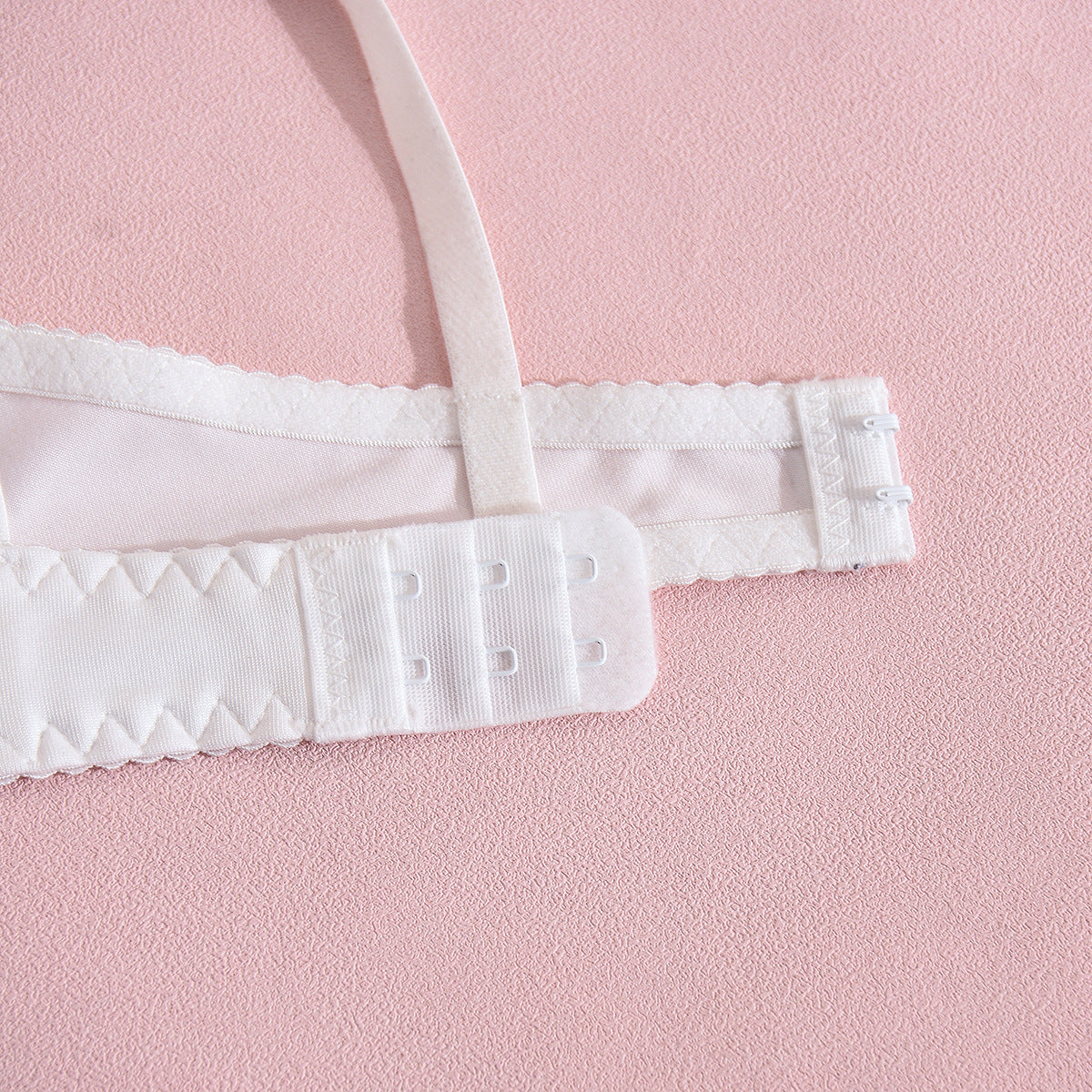 White lace-trimmed Sao Three Point Teasing Lingerie bra strap with adjustable hook-and-eye closure in elegant langry fashion