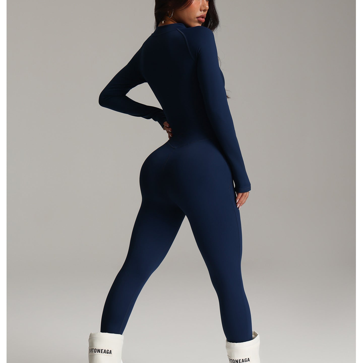 Navy blue quick-drying yoga wear with fur-lined boots, Langry fashion ملابس