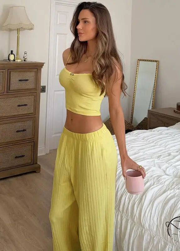 Langry fashion yellow cropped top and pleated wide-leg pants set