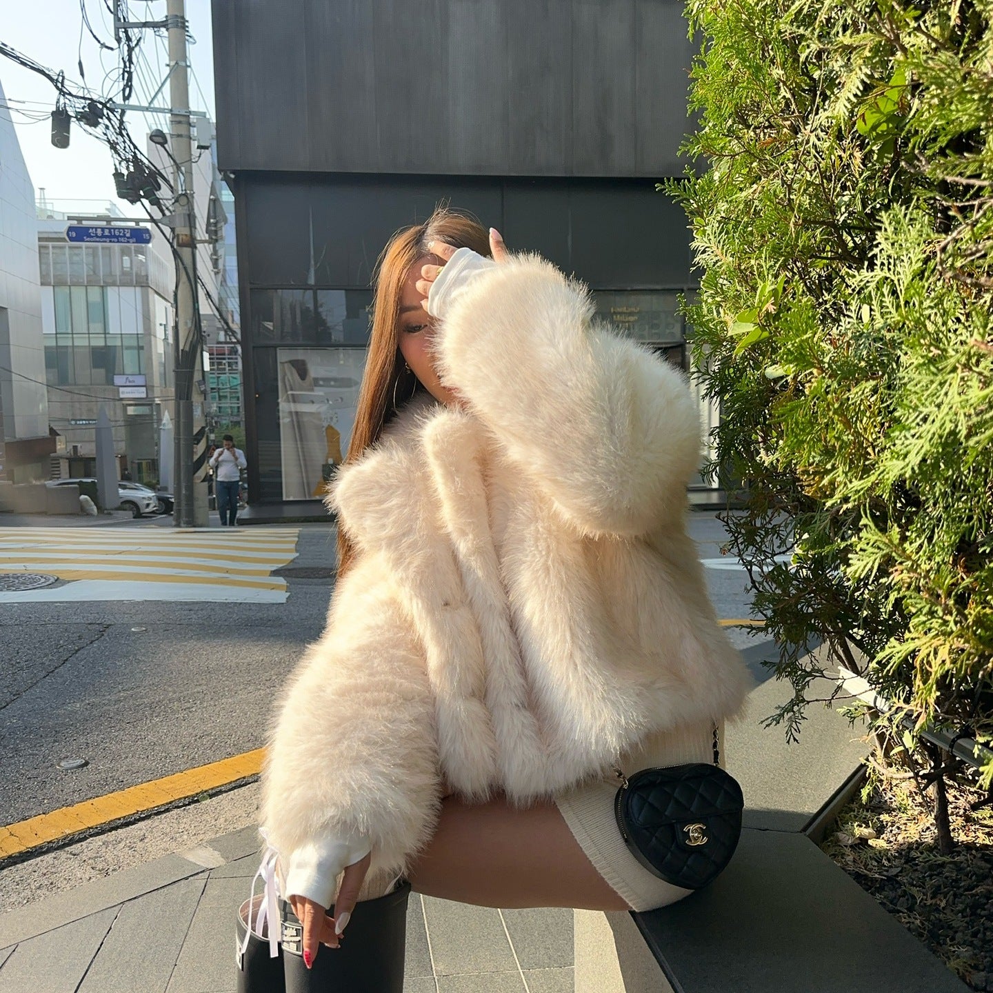 Short loose casual fox faux fur coat with black trim by Langry fashion