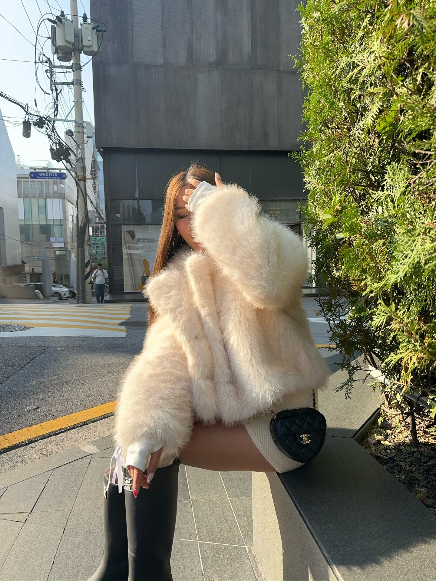 Short loose casual fox faux fur coat with black trim by Langry fashion